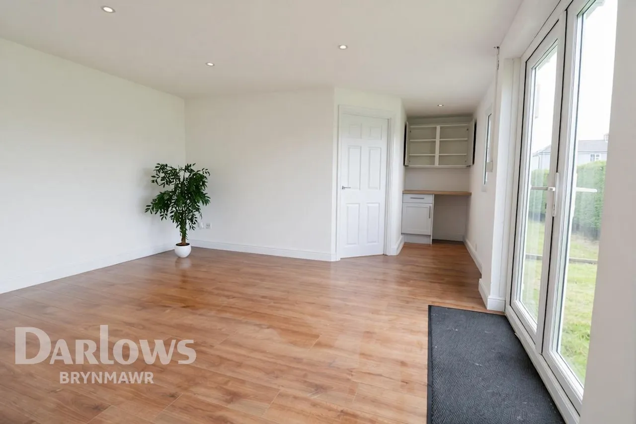 Brynbach Street, Tredegar, photo 17