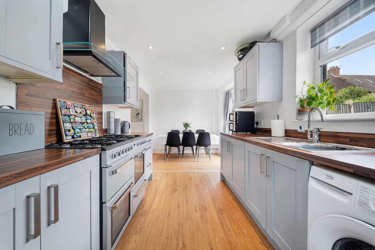Woodvale Road, Woolton, Liverpool, Liverpool, L25 8RZ, photo 2