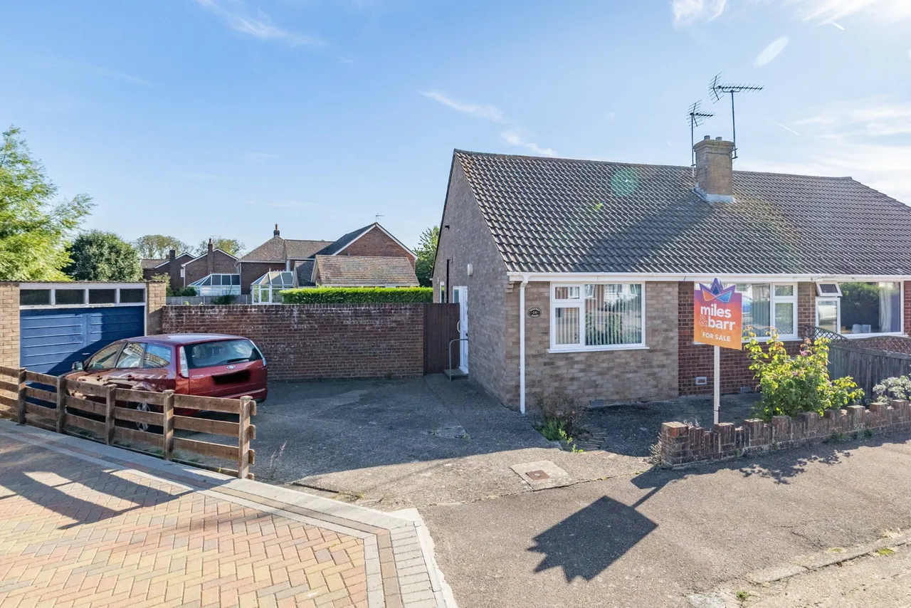 2 bed house for sale, Trueman Close, Blean, CT2