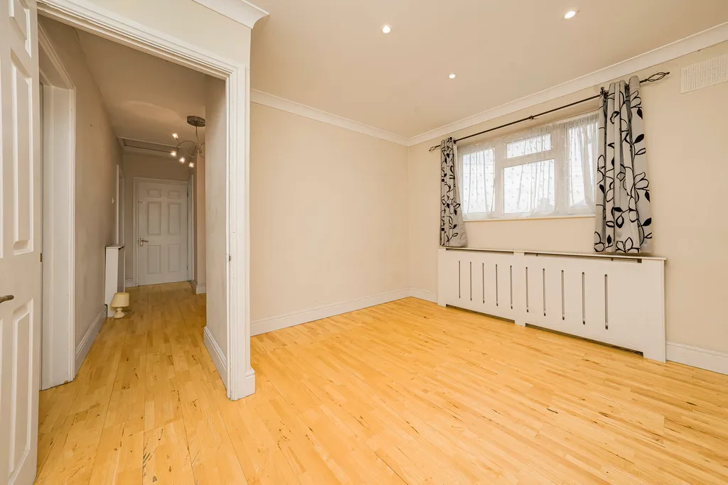 Churchill Close, Hillingdon, UB10, photo 9