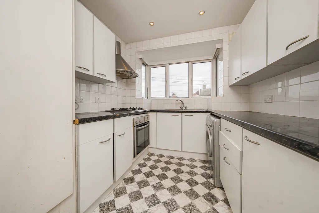 Churchill Close, Hillingdon, UB10, photo 2