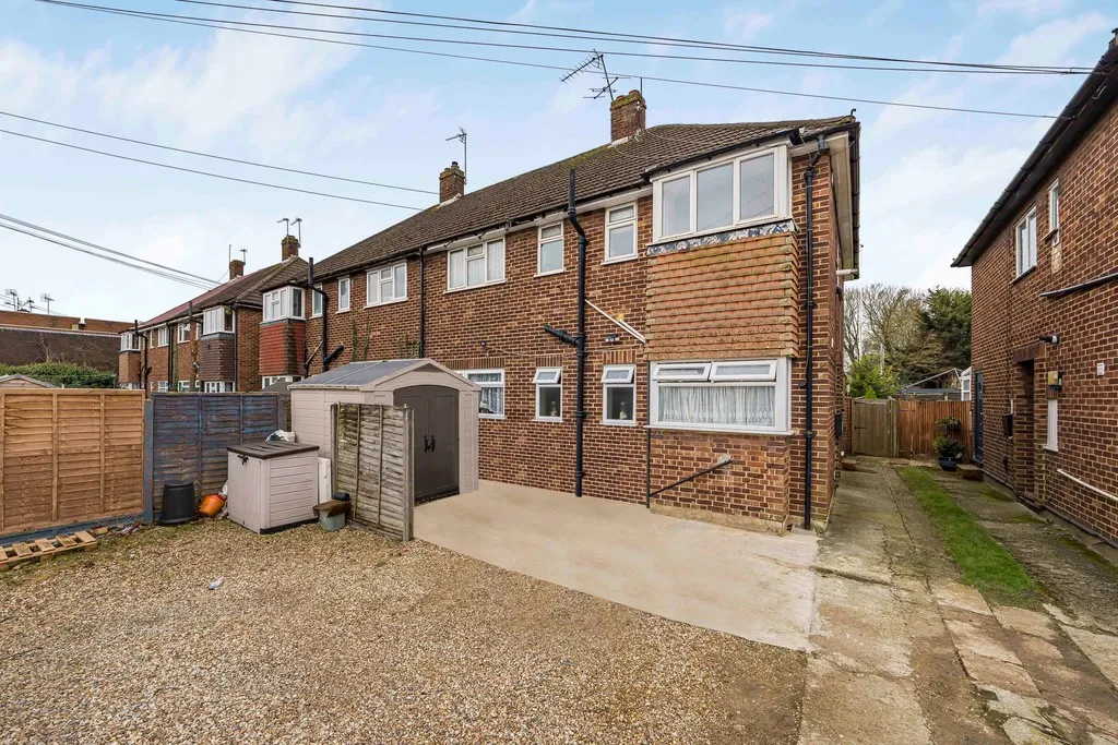 2 bed flat for sale — Churchill Close, Hillingdon, UB10