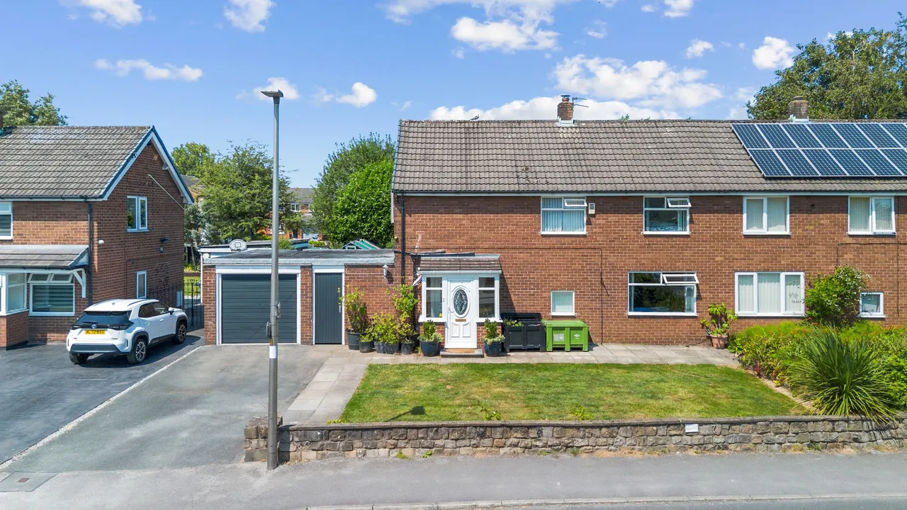 3 bed house for sale — Burnsall Avenue, Lowton, Warrington, Warrington, WA3 2LT