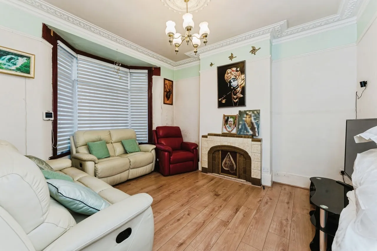 Caledon Road, East Ham, E6, photo 2