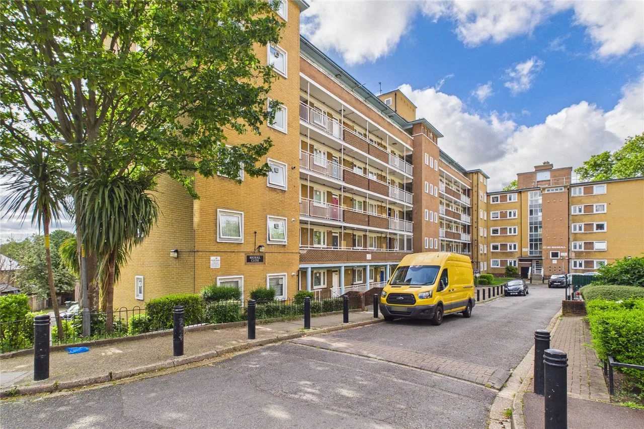 High Trees, London, SW2, photo 2