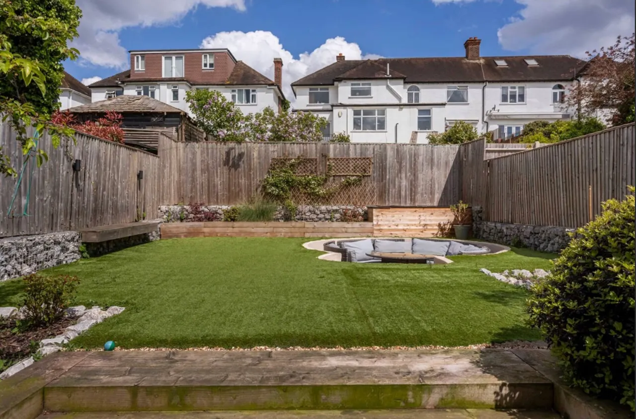 31 Crescent Way, London, photo 5