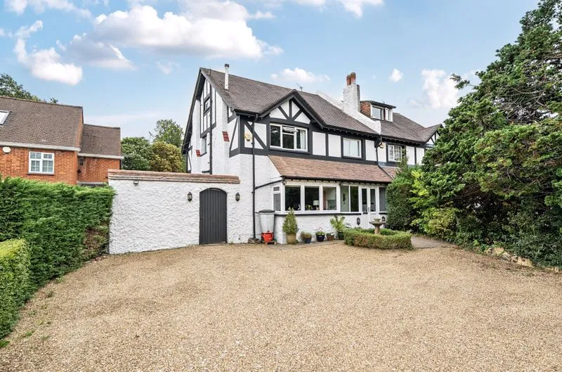 4 bed house for sale — Foxley Lane, Purley CR8 3HQ