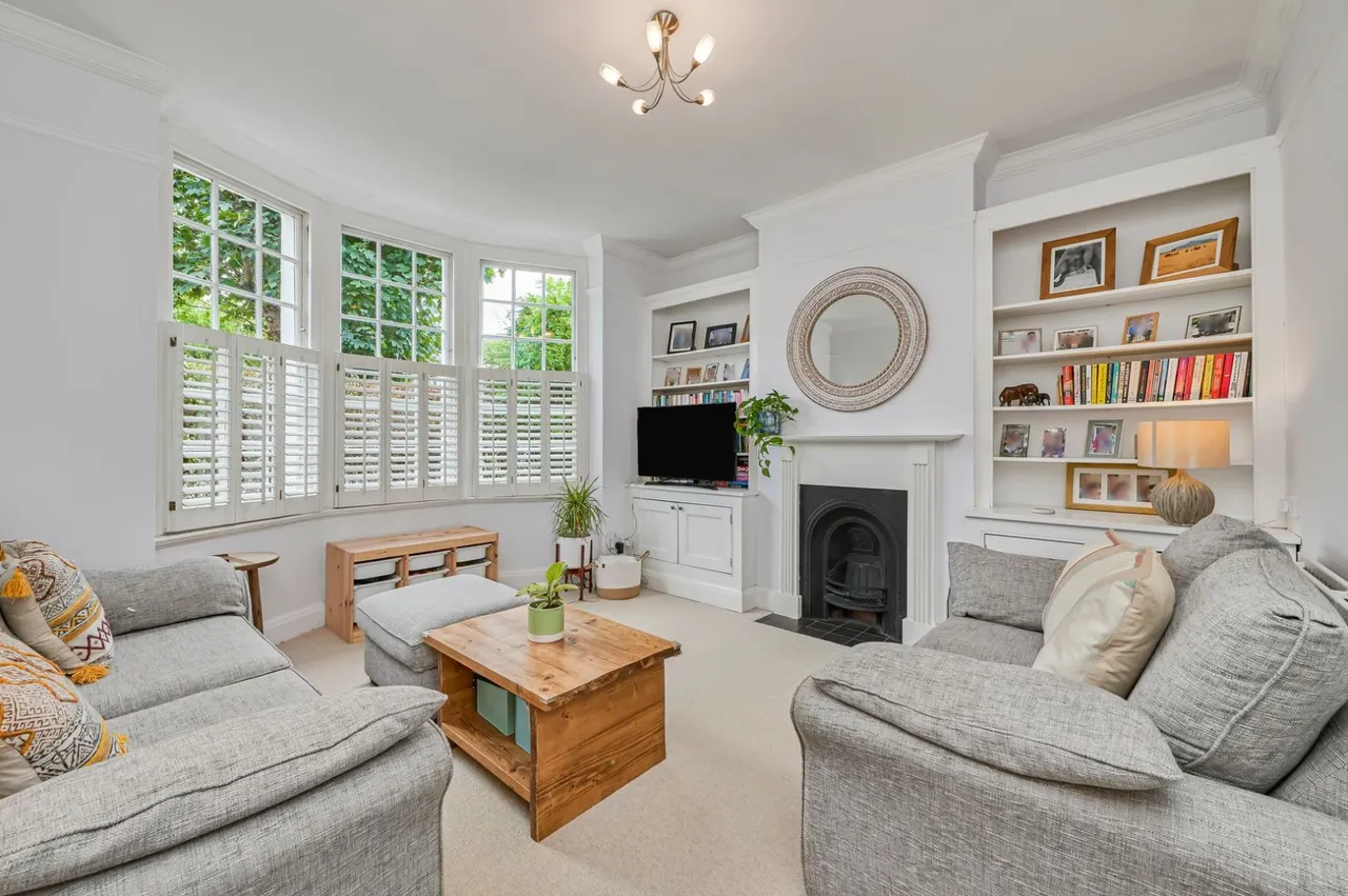 2 bed flat for sale — Swaby Road, Earlsfield, London, SW18