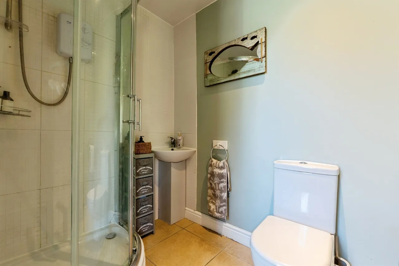 Shipdham Road, DEREHAM, photo 10