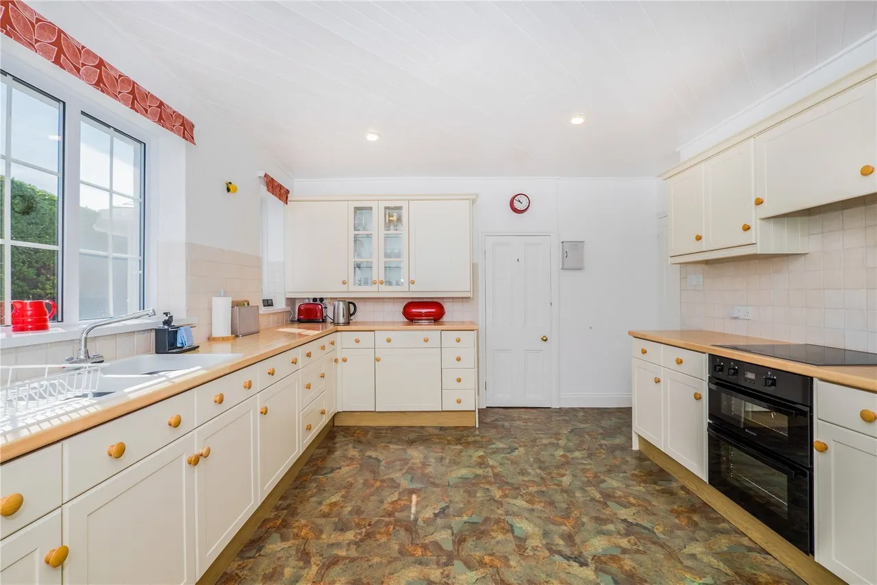 Porthrepta Road, Carbis Bay, TR26, photo 33