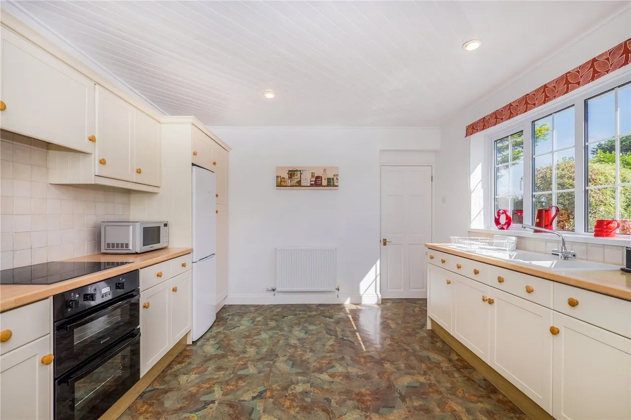 Porthrepta Road, Carbis Bay, TR26, photo 32