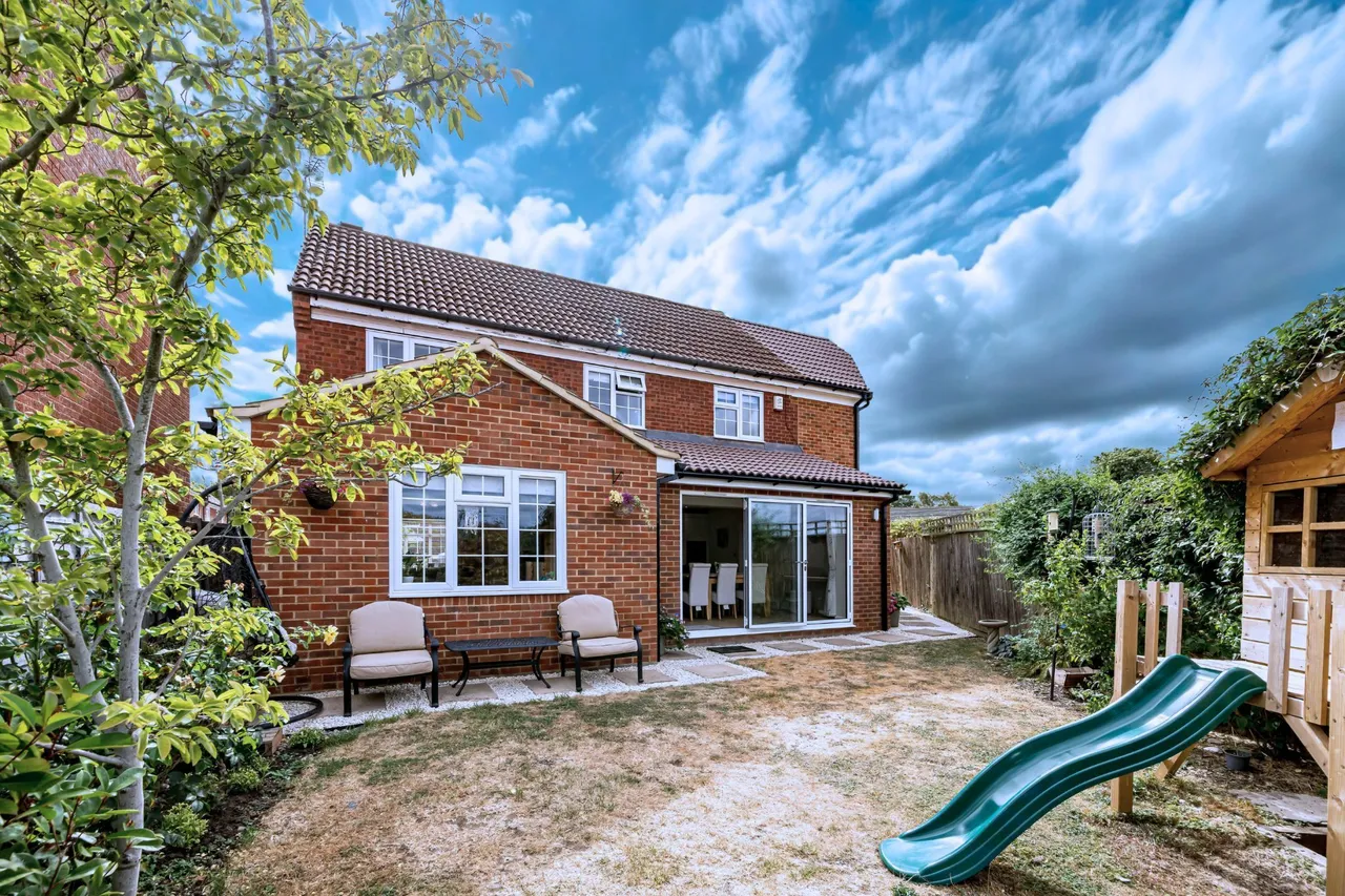 Webster Road, The Furlongs, Aylesbury, photo 4