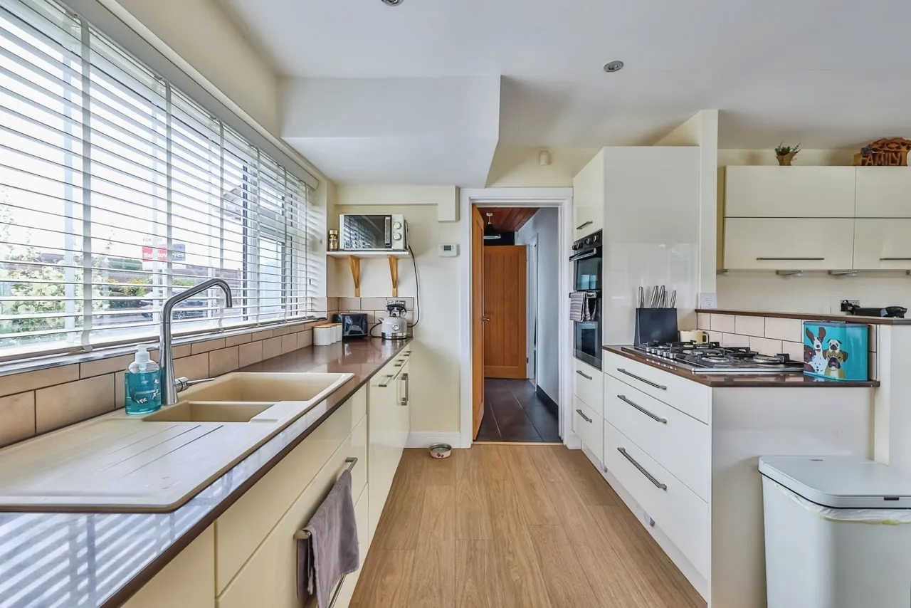 The Hollows, Silverdale, Nottingham, NG11, photo 6