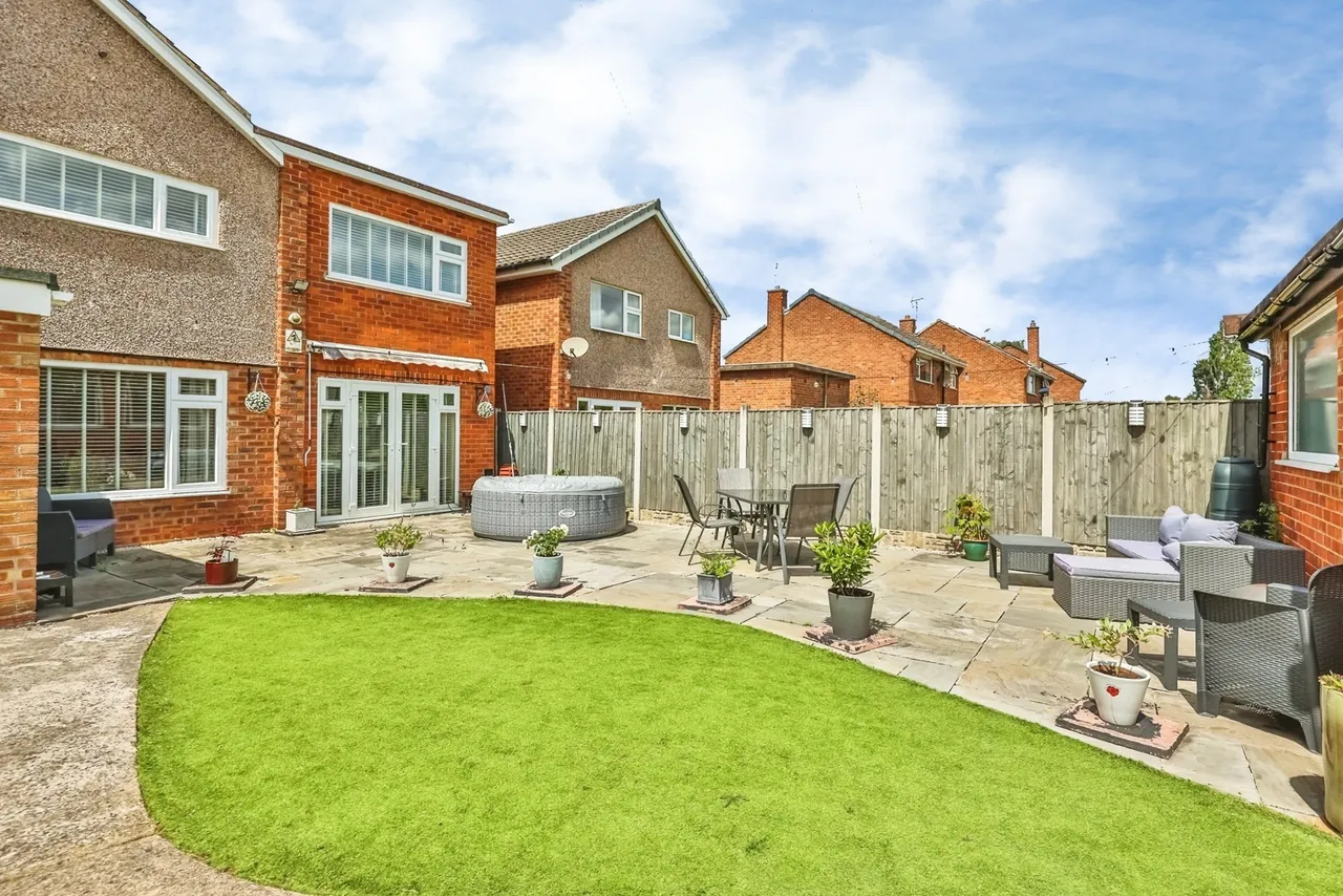 The Hollows, Silverdale, Nottingham, NG11, photo 17