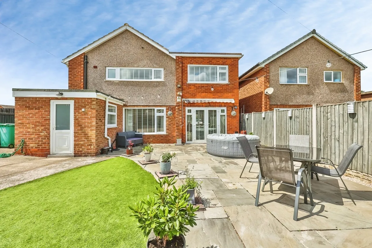 The Hollows, Silverdale, Nottingham, NG11, photo 22