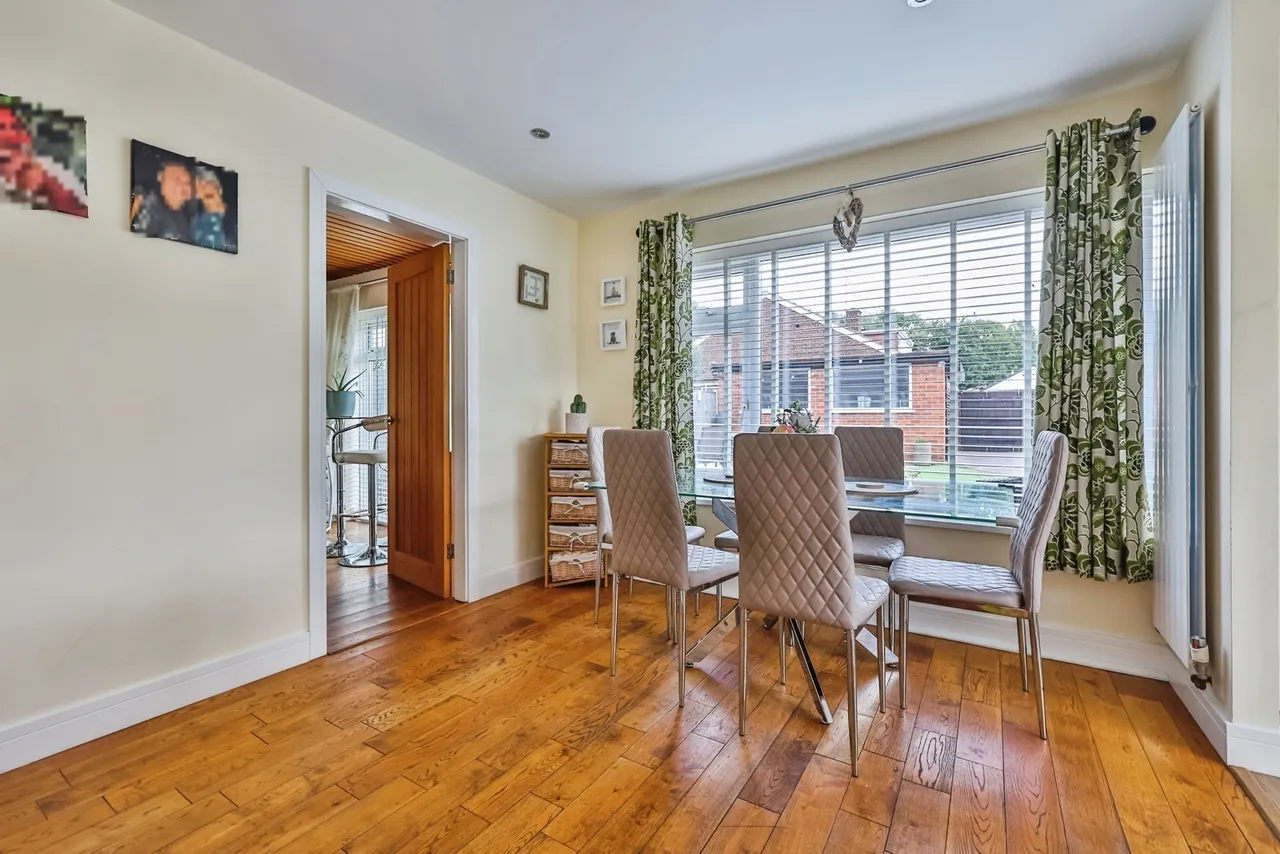 The Hollows, Silverdale, Nottingham, NG11, photo 11