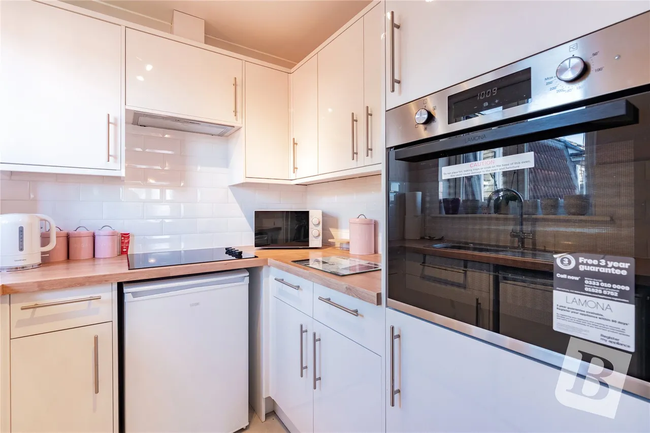 Draper Court, Mavis Grove, Hornchurch, RM12, photo 9