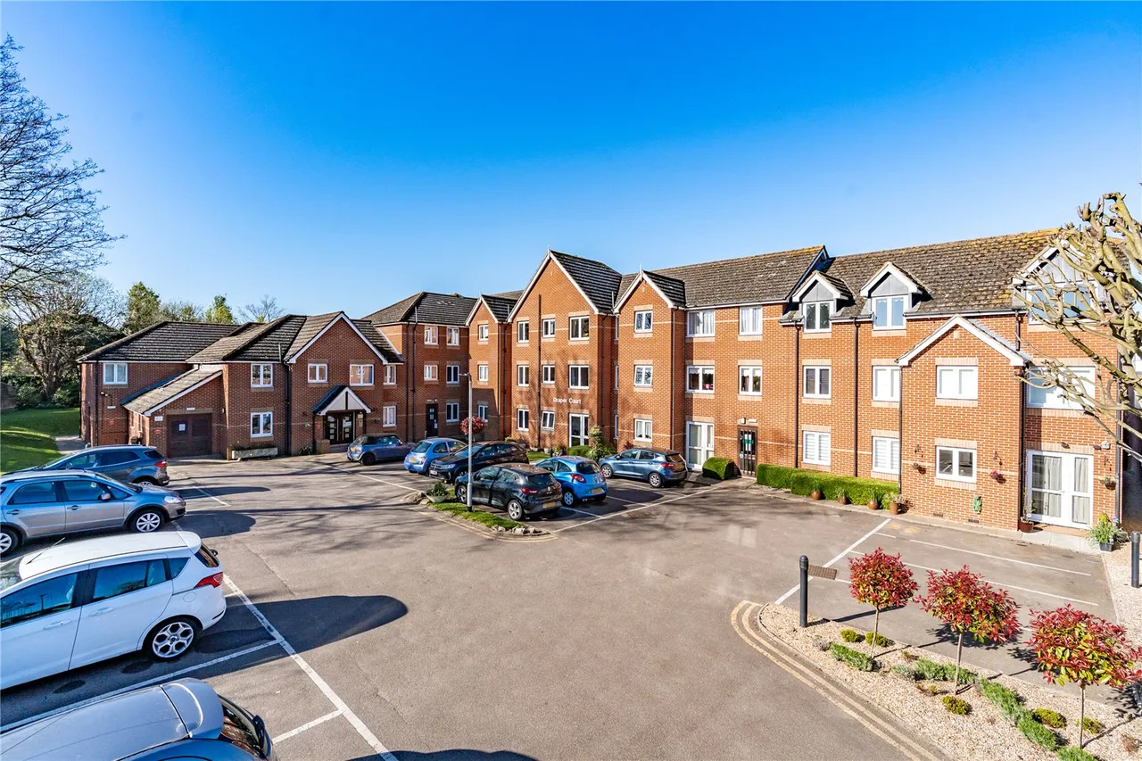 Draper Court, Mavis Grove, Hornchurch, RM12, photo 4