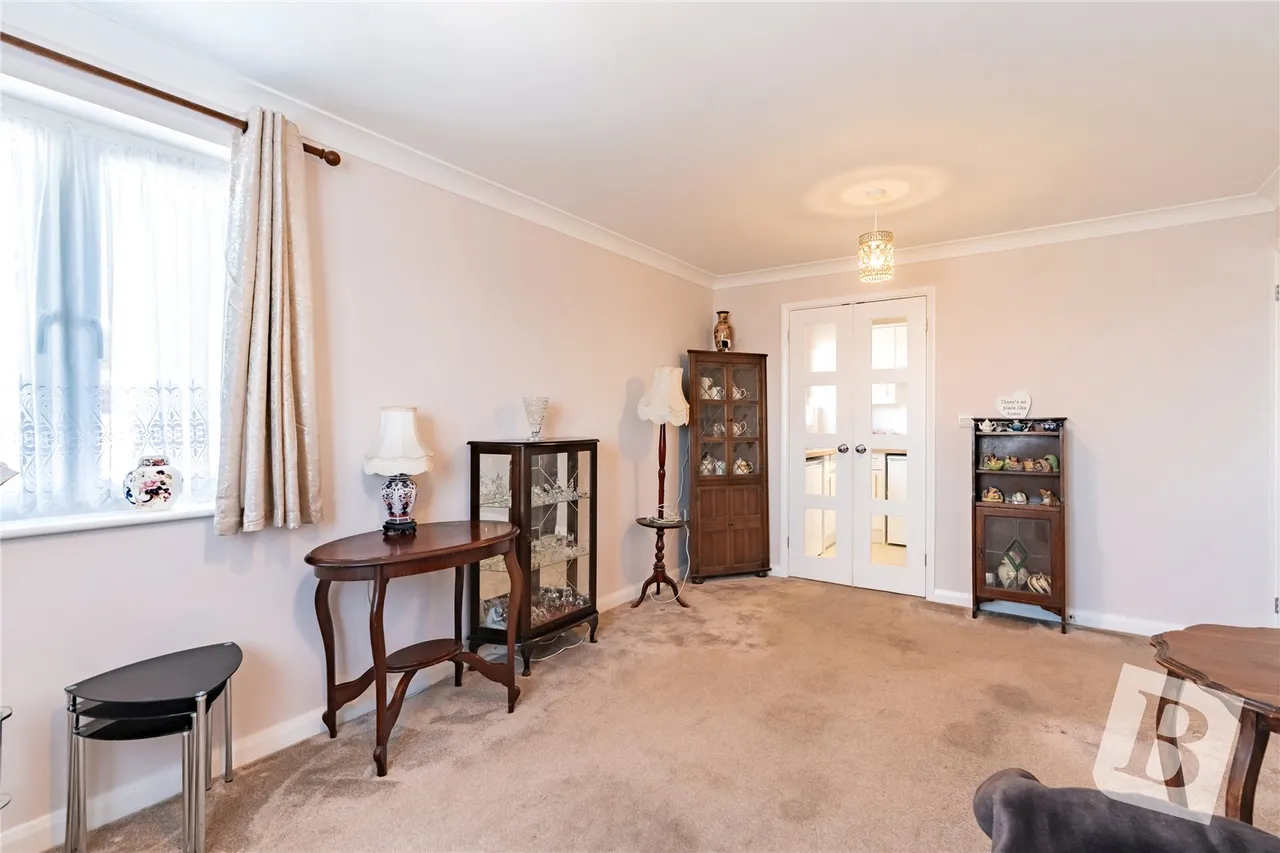 Draper Court, Mavis Grove, Hornchurch, RM12, photo 2