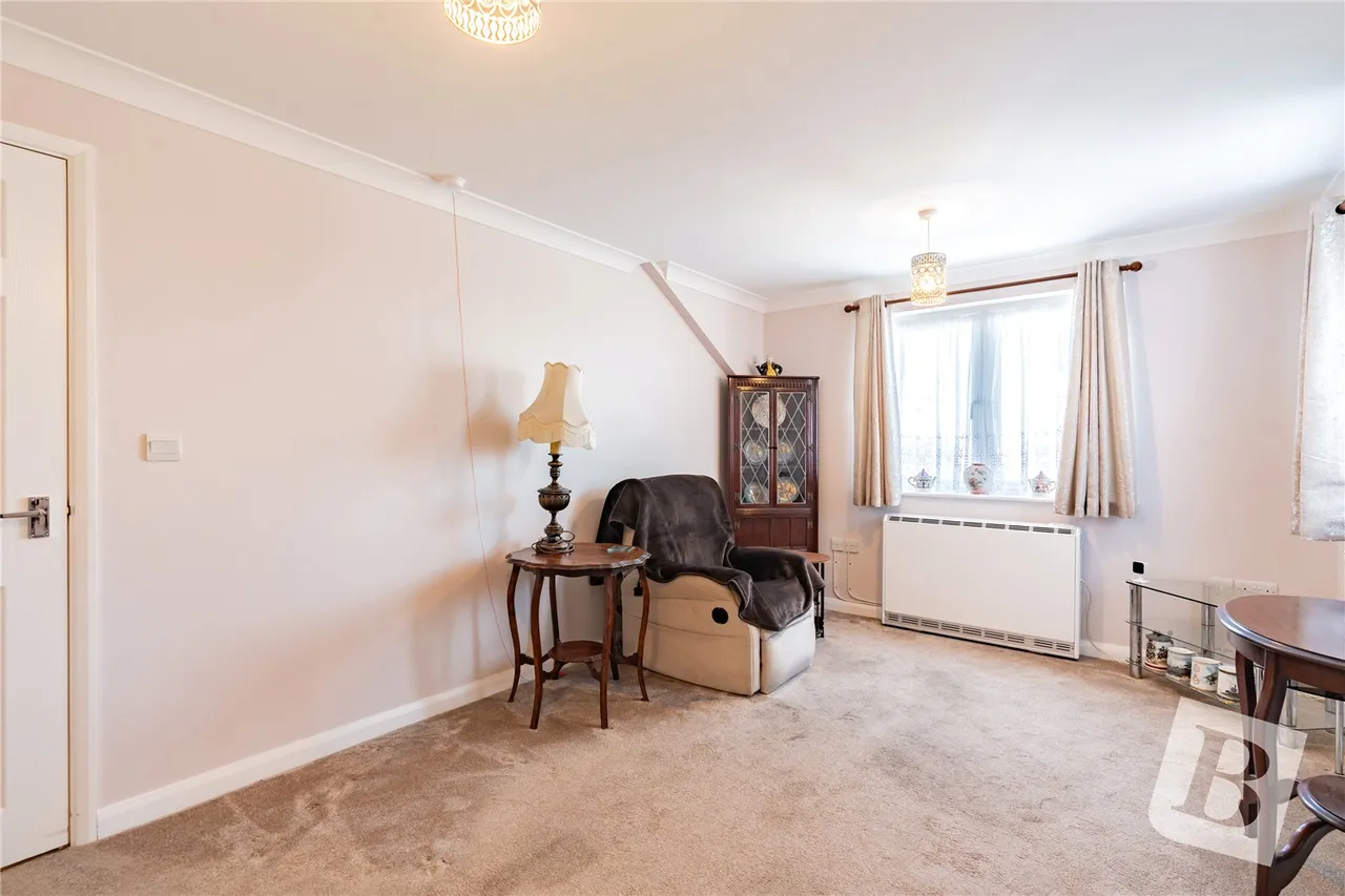 Draper Court, Mavis Grove, Hornchurch, RM12, photo 7