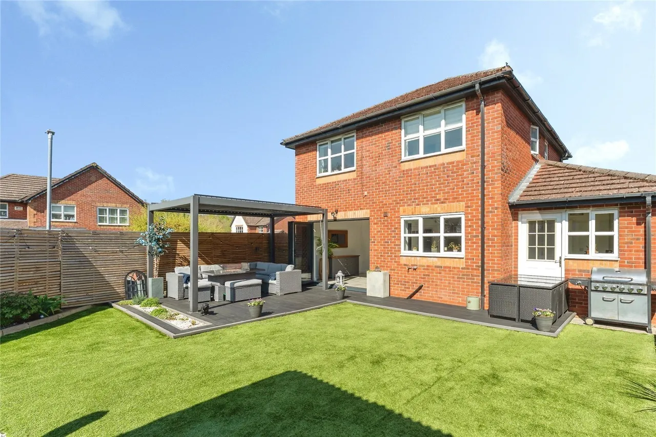 Rhuddlan Road, Acrefair, LL14, photo 27