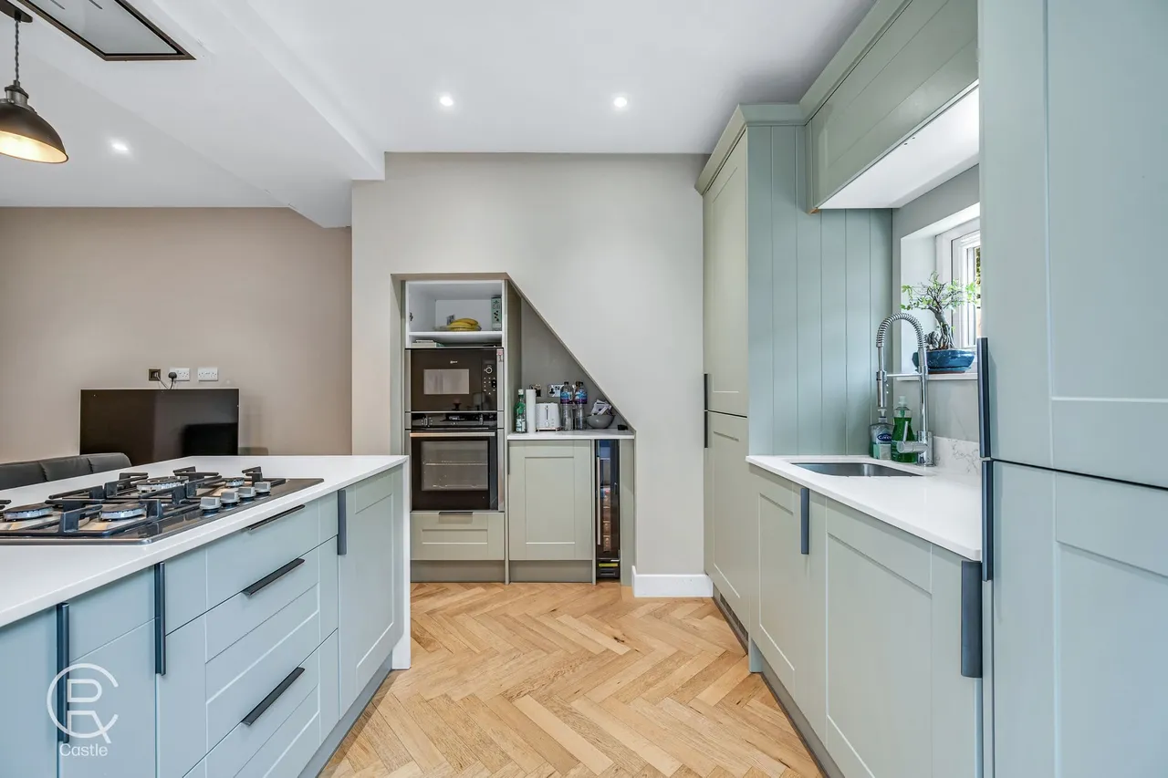Shirley Gardens, London, W7 3PT, photo 8