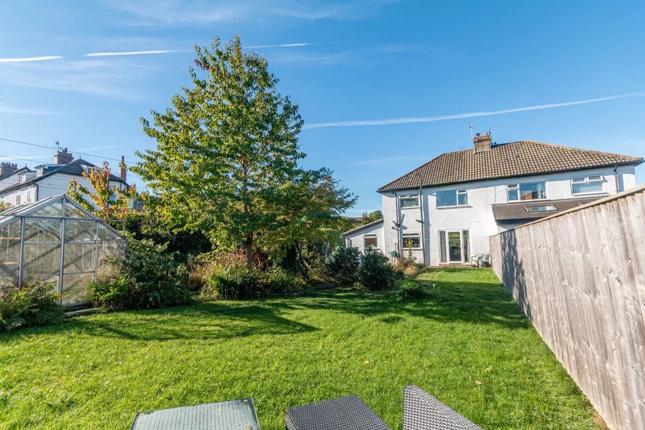 Grange Avenue, Ilkley, LS29, photo 13
