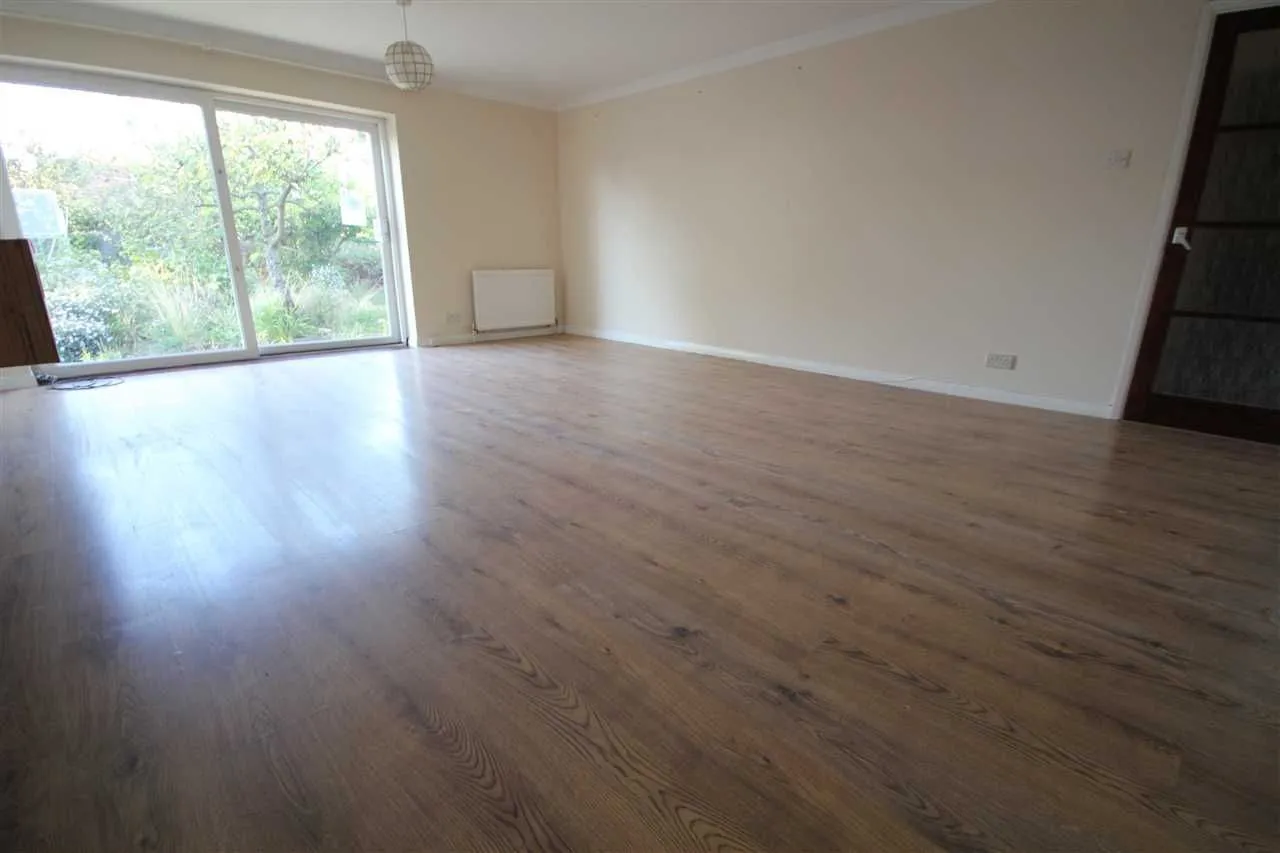 Alexandra Avenue, Harrow, photo 2