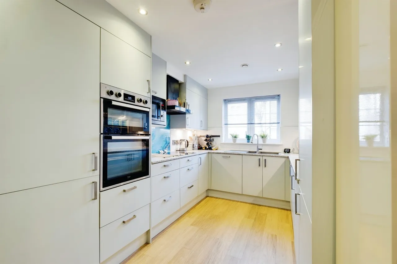 Park Close, Poole, BH15, photo 2