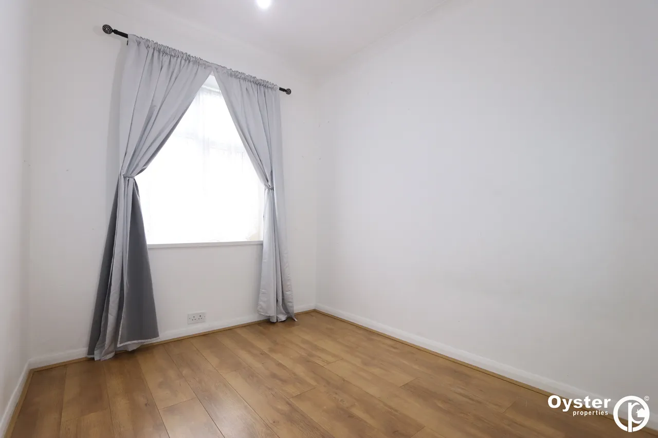 Oakleigh Road North, London, N20, photo 8