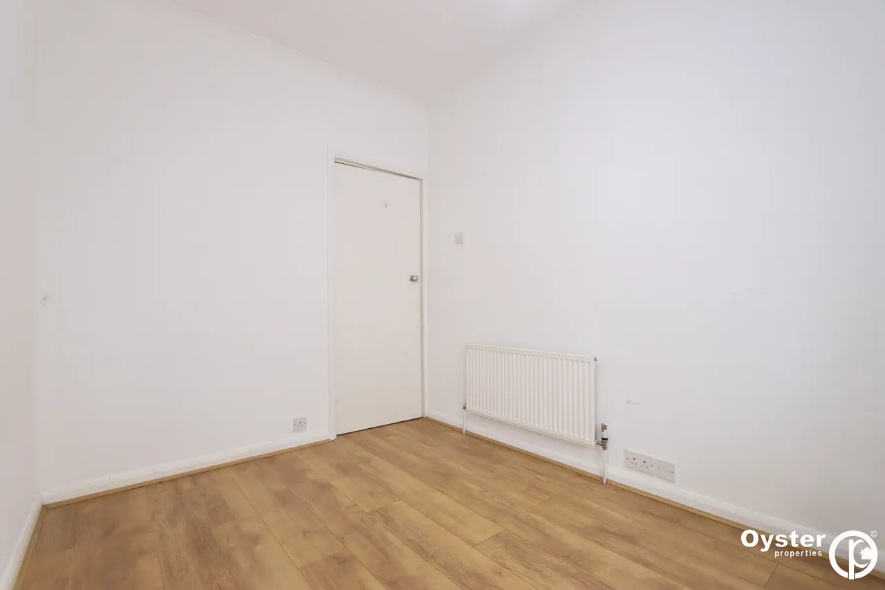 Oakleigh Road North, London, N20, photo 9