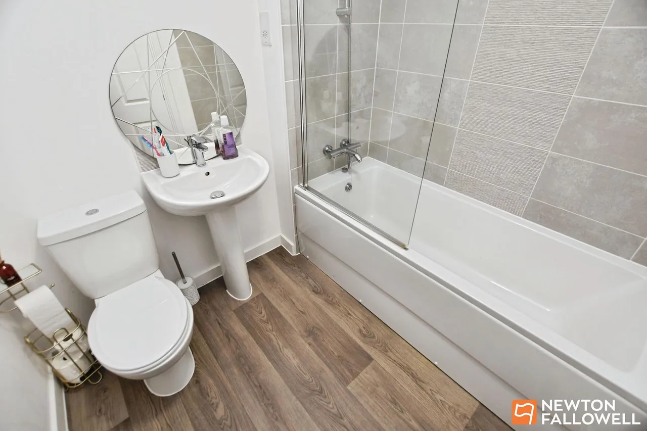Buzzard Way, East Leake, LE12, photo 17