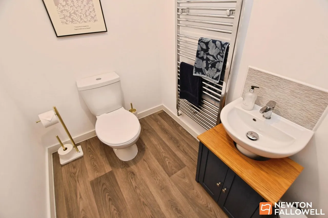 Buzzard Way, East Leake, LE12, photo 8