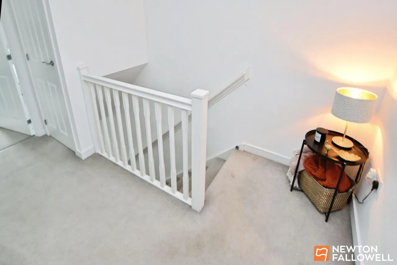 Buzzard Way, East Leake, LE12, photo 12