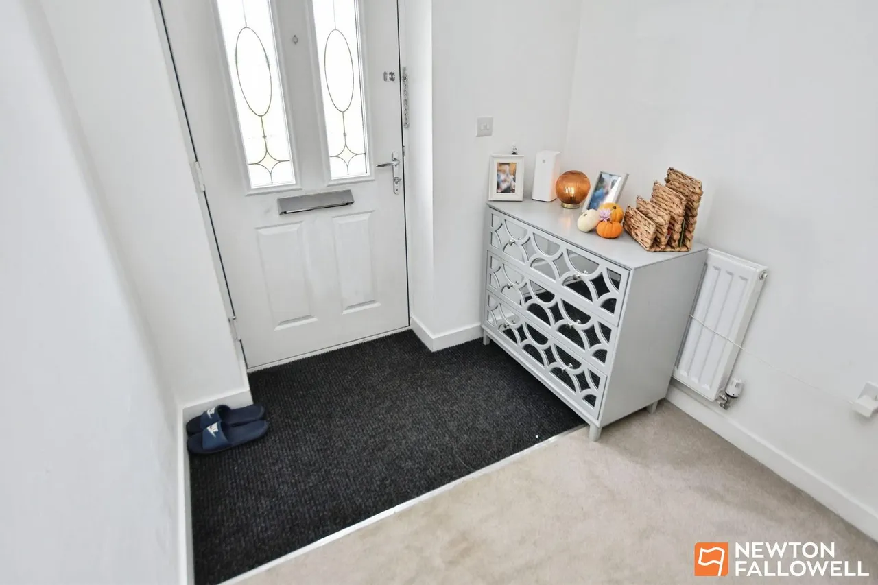 Buzzard Way, East Leake, LE12, photo 10