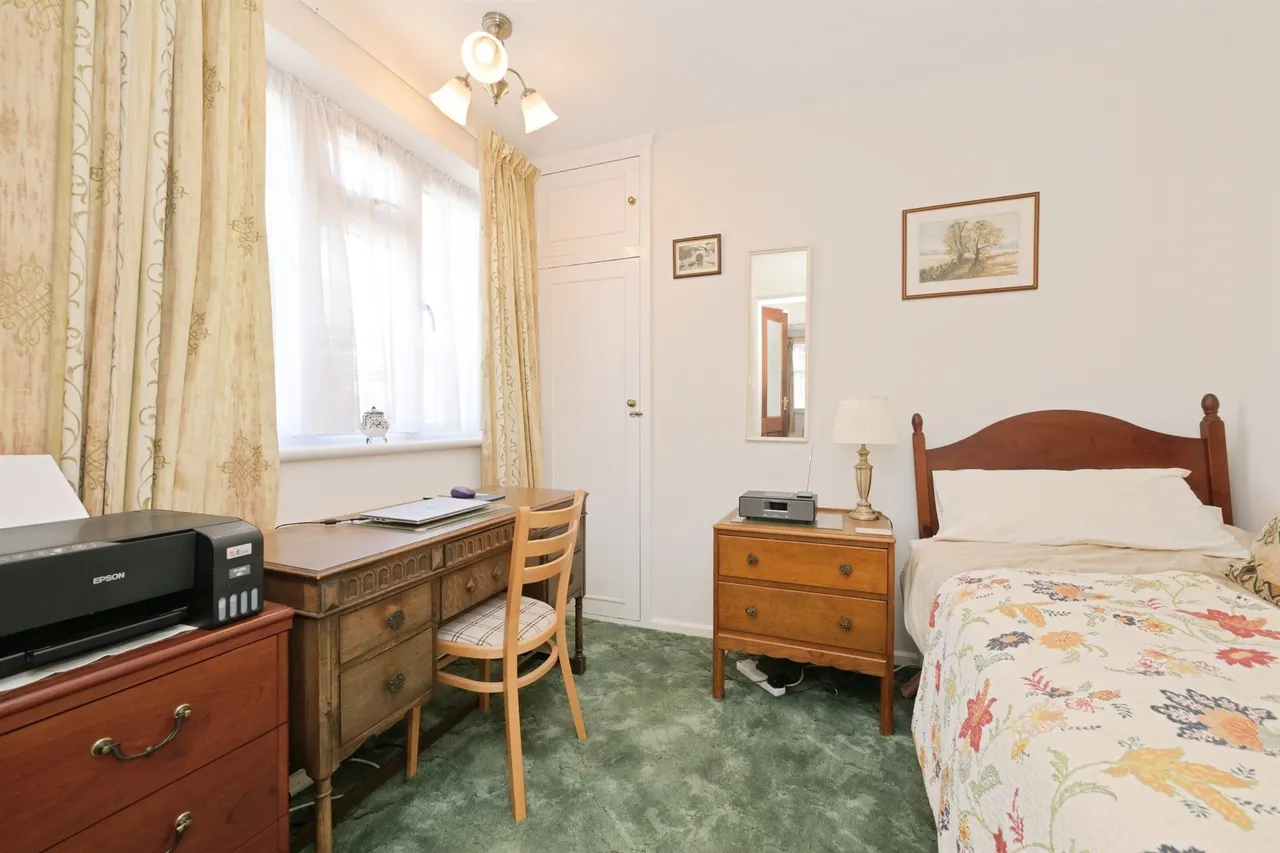 Shooters Drive, Nazeing, Waltham Abbey, photo 11