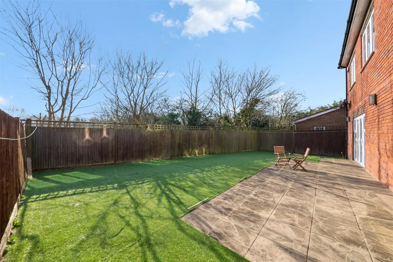 Old Dairy Grove, Southall, photo 23