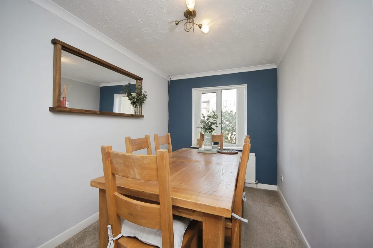 Feversham Way, TAUNTON, photo 5