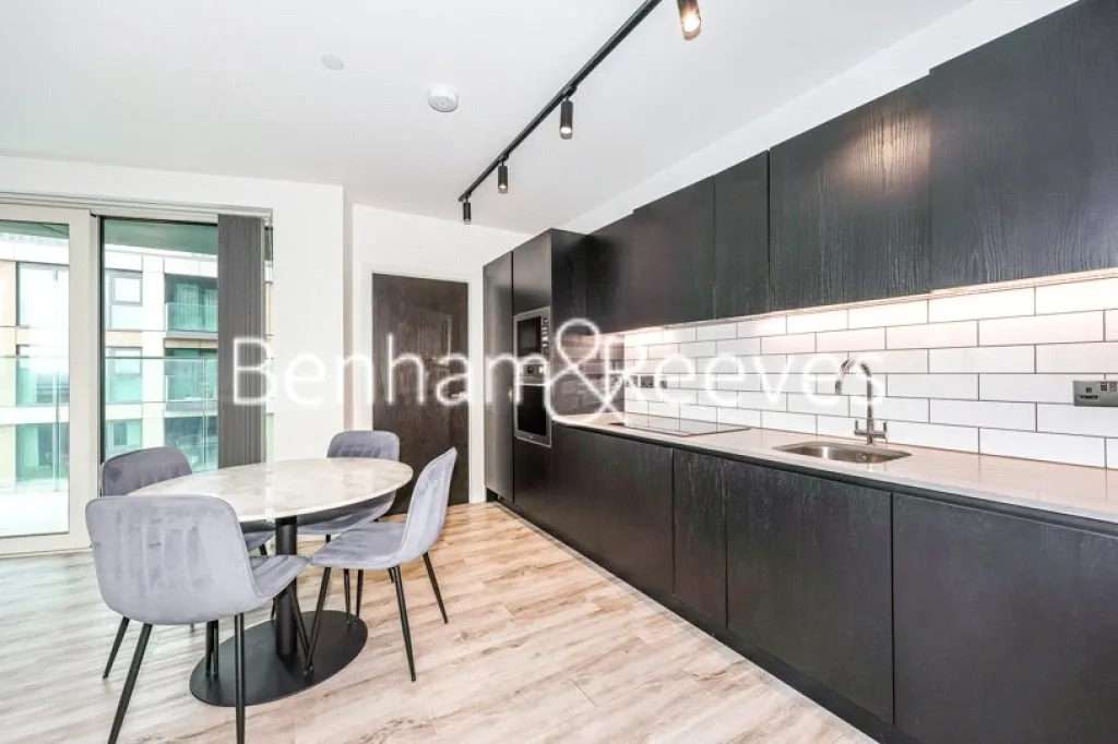 Portal Way, Acton, W3, photo 3