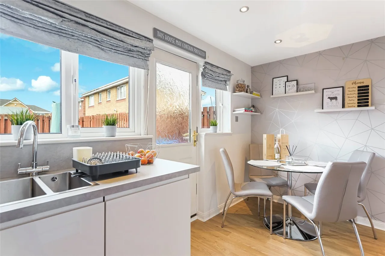 Taylor Court, Falkirk, FK2, photo 11