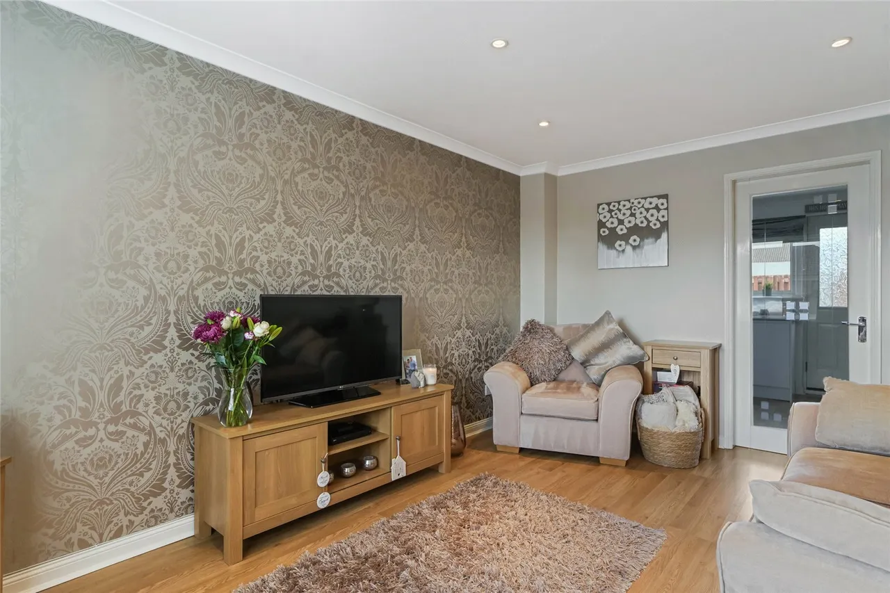 Taylor Court, Falkirk, FK2, photo 8