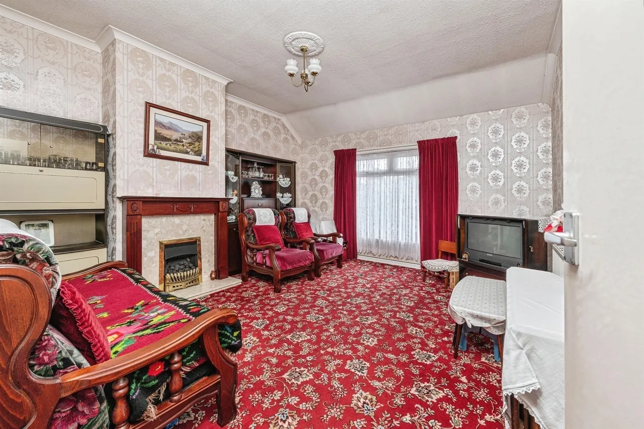 Netheroyd Hill Road, Cowcliffe, Huddersfield, photo 2