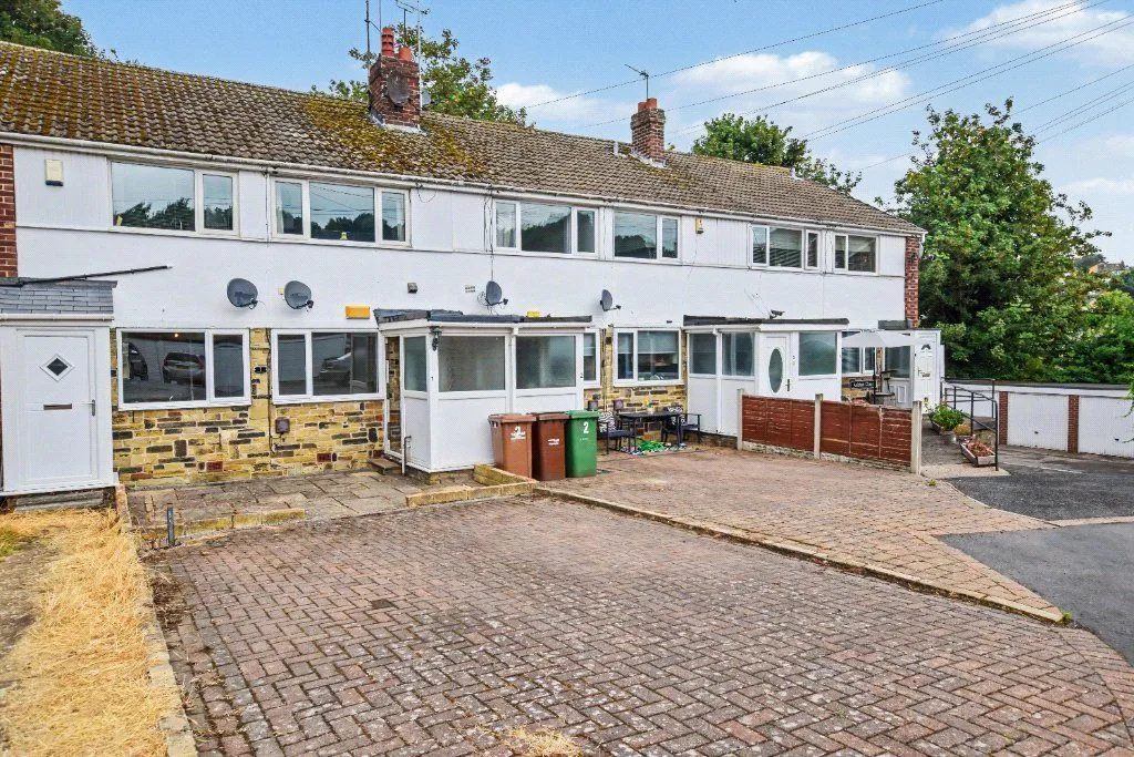 2 bed flat for sale, Ashton Court, Newmillerdam, WF2