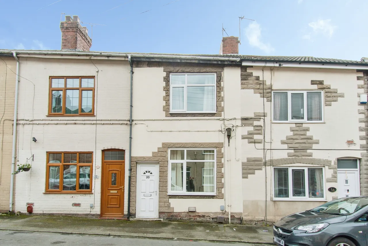 2 bed house for sale — Carlton Street, Featherstone