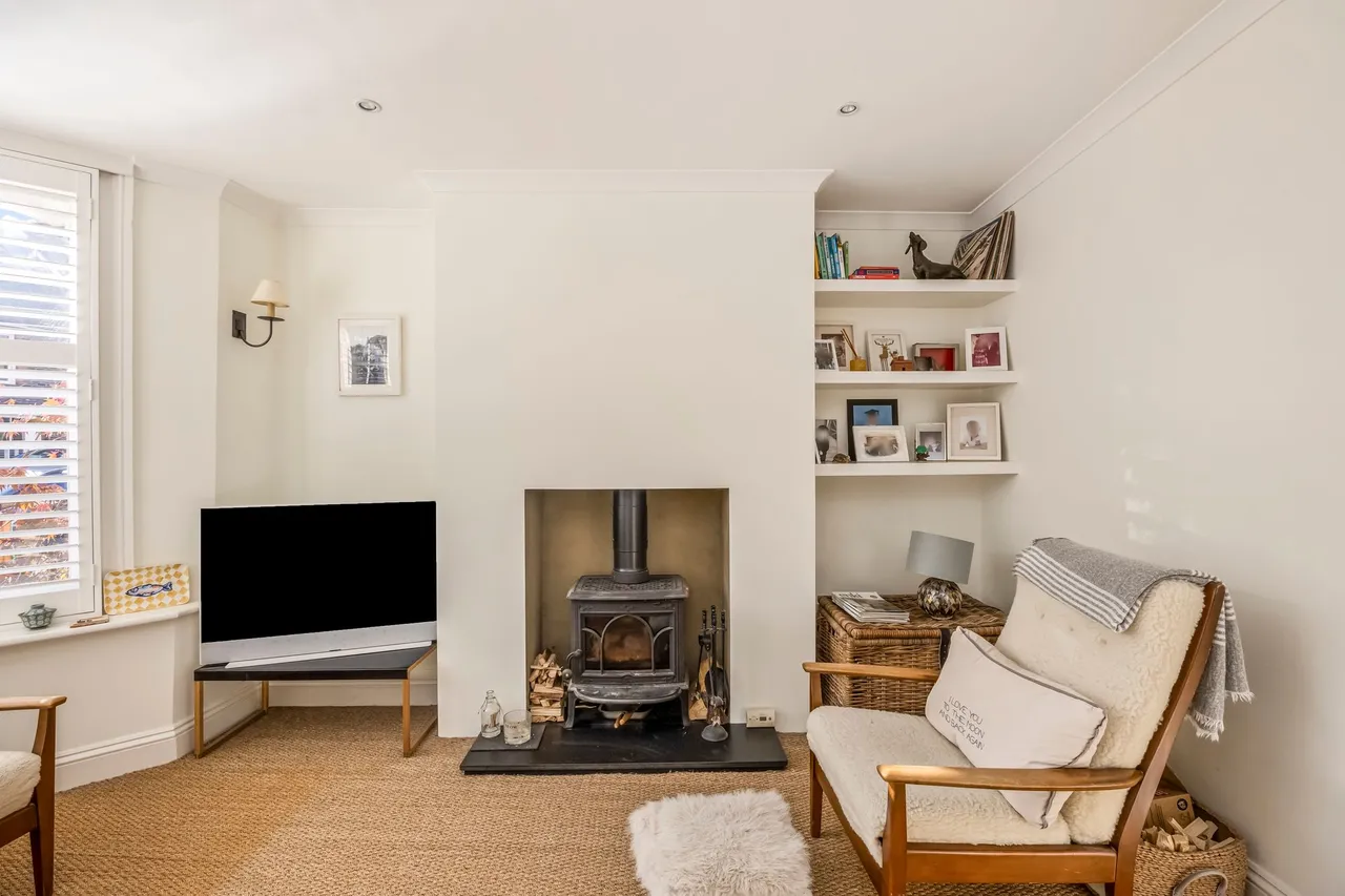 Swindon Road, Horsham, RH12, photo 7