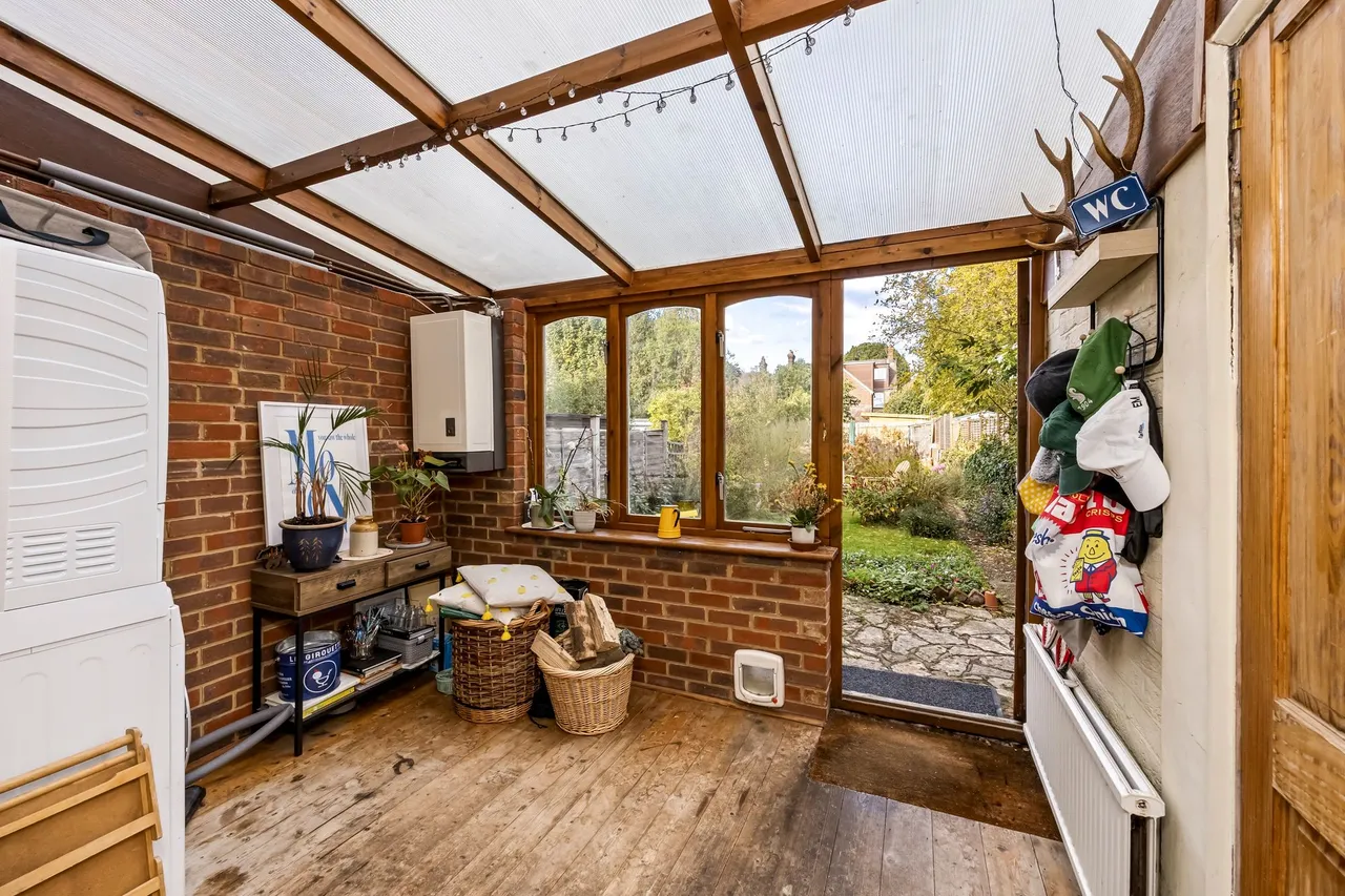 Swindon Road, Horsham, RH12, photo 9