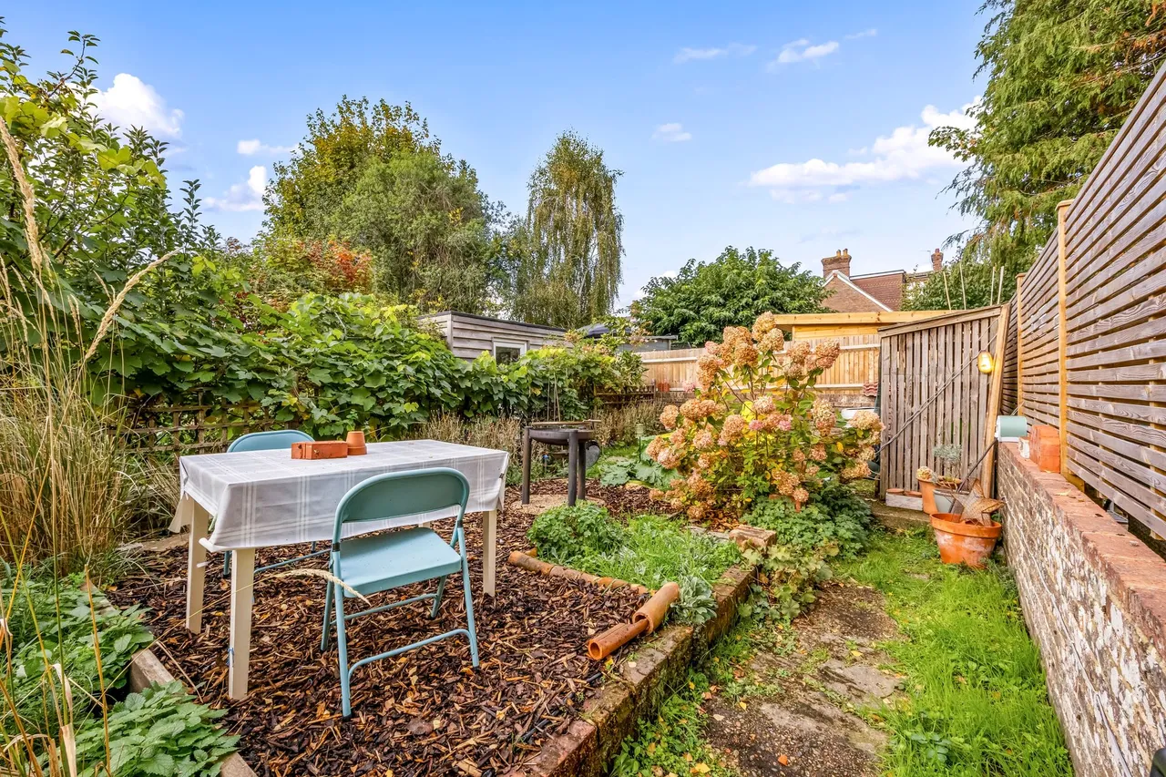 Swindon Road, Horsham, RH12, photo 21