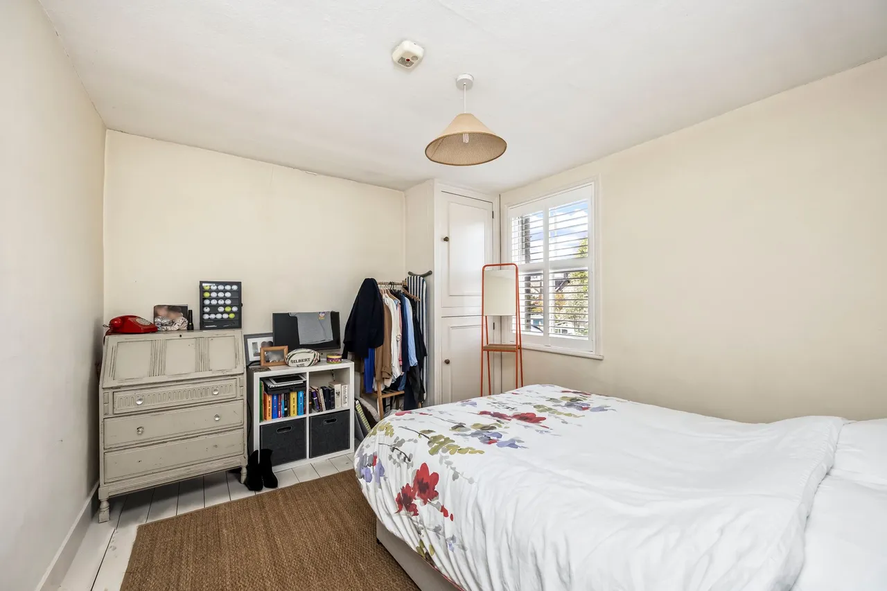 Swindon Road, Horsham, RH12, photo 15