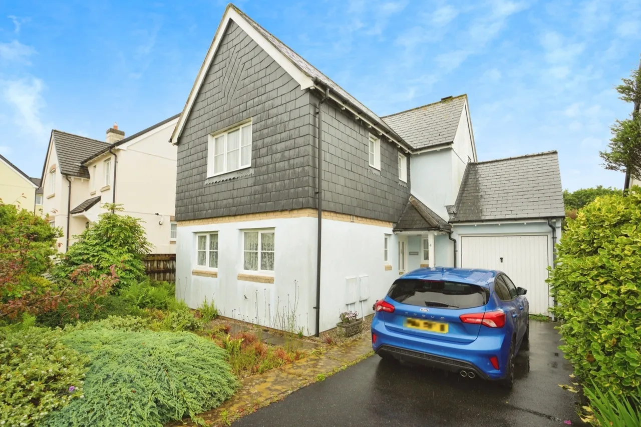 3 bed house for sale, Chestnut Grove, Bodmin, PL31