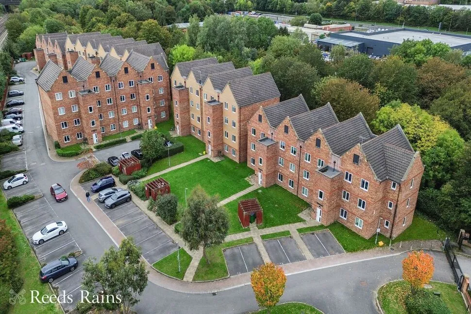 2 bed flat for sale, Tapton Lock Hill, Chesterfield, S41